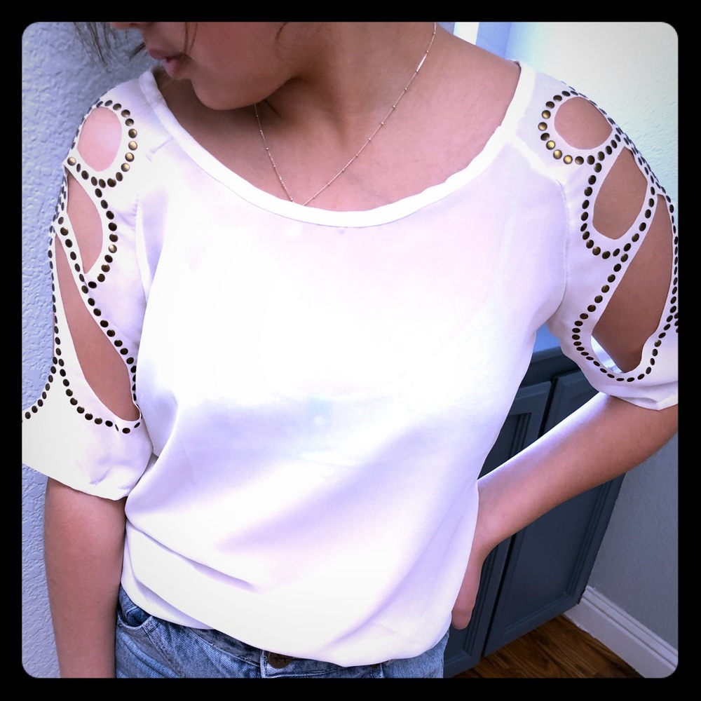 Laser cut detailed sleeves white top